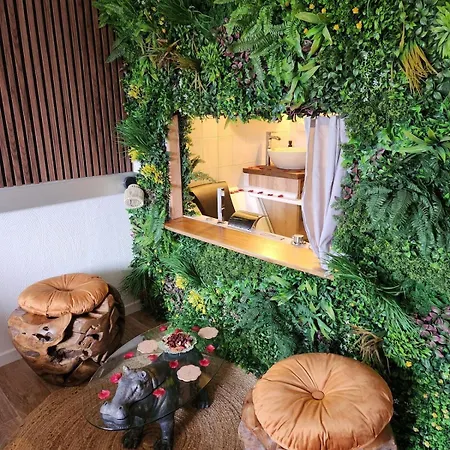 Loveroom With An African Vibe Carquefou