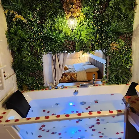 Loveroom With An African Vibe