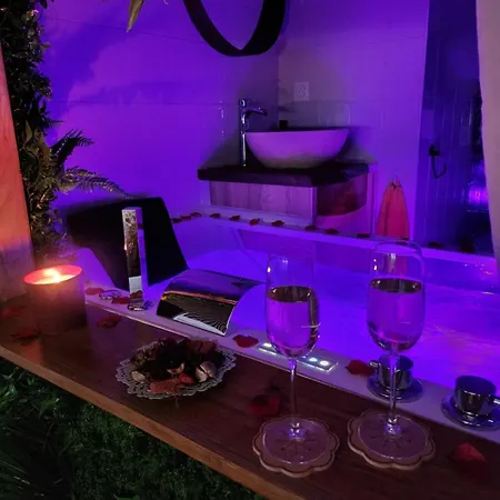 Loveroom With An African Vibe Carquefou